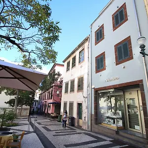 https://tr3s-qu4rtos-carmo.madeira-islandshotels.com